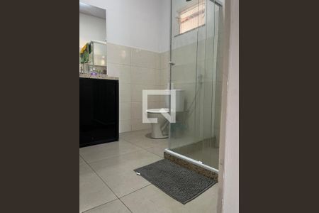 Banheiro de casa à venda com 2 quartos, 90m² em São Domingos, Niterói