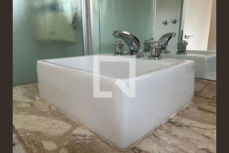 Banheiro  de apartamento para alugar com 1 quarto, 115m² em Real Parque, São Paulo