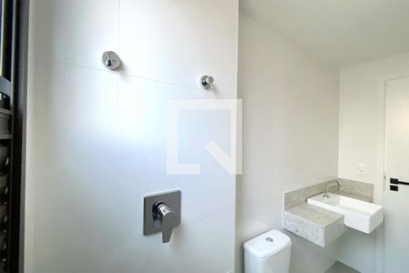 Banheiro da Suíte 1 de apartamento à venda com 3 quartos, 77m² em Prado, Belo Horizonte