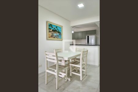 Sala de apartamento para alugar com 2 quartos, 87m² em Guilhermina, Praia Grande