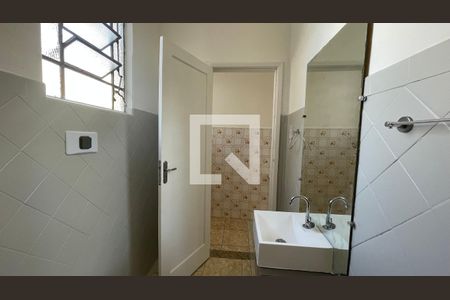 Banheiro de apartamento para alugar com 1 quarto, 30m² em Jardim Carioca, Rio de Janeiro