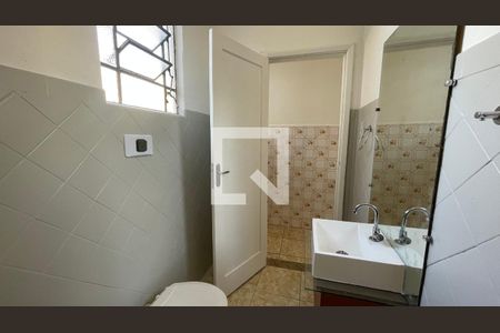 Banheiro de apartamento para alugar com 1 quarto, 30m² em Jardim Carioca, Rio de Janeiro