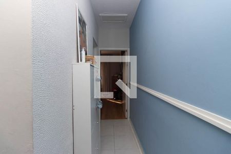 Corredor dos Quartos de casa à venda com 2 quartos, 120m² em Vila Irmaos Arnoni, São Paulo