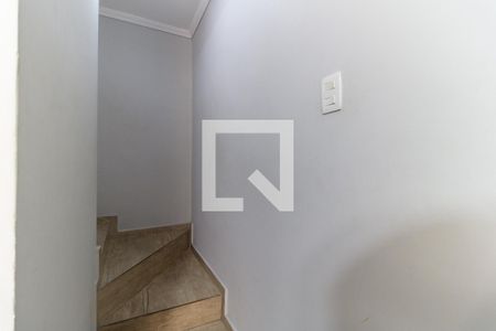 Escada de casa de condomínio à venda com 2 quartos, 75m² em Sacoma, São Paulo