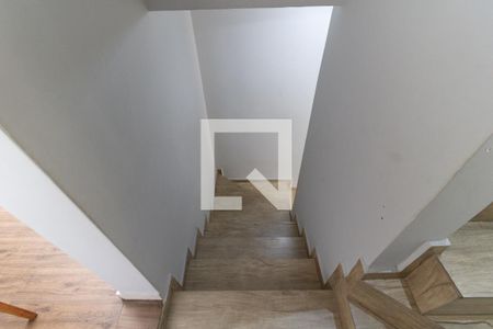 Escada de casa de condomínio à venda com 2 quartos, 75m² em Sacoma, São Paulo