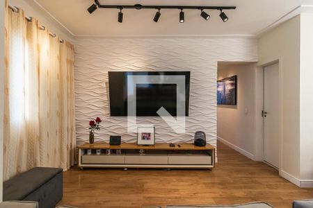 Sala de apartamento à venda com 2 quartos, 74m² em Jardim Tupanci, Barueri
