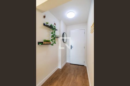 Sala de apartamento à venda com 2 quartos, 74m² em Jardim Tupanci, Barueri