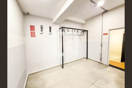 Bicicletário de kitnet/studio para alugar com 1 quarto, 21m² em República, São Paulo