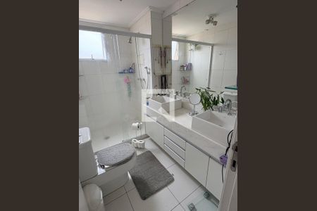 Banheiro de apartamento à venda com 3 quartos, 149m² em Quarta Parada, São Paulo