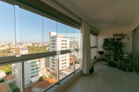 Apartamento para alugar com 4 quartos, 157m² em Itapoã, Belo Horizonte