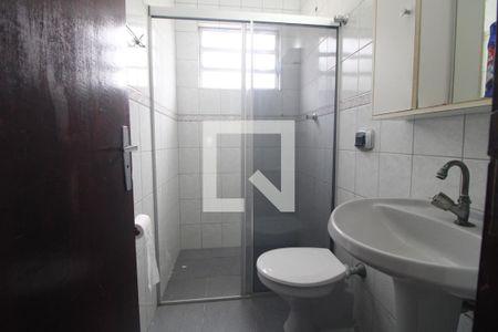 Banheiro 1 de casa para alugar com 2 quartos, 67m² em Interlagos, São Paulo