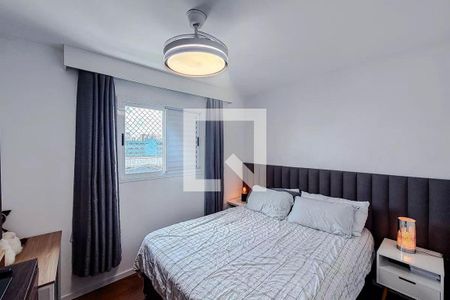 Quarto com cama de casal, iluminação adequada e vista para a cidade. de apartamento à venda com 3 quartos, 68m² em Vila Independencia, São Paulo