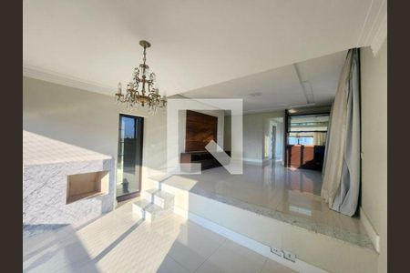 Sala de estar com churrasqueira e vista para a cidade. de apartamento à venda com 6 quartos, 344m² em Água Fria, São Paulo