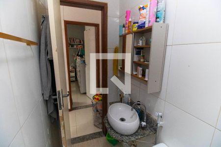 Banheiro de casa à venda com 1 quarto, 55m² em Santa Rosa, Niterói
