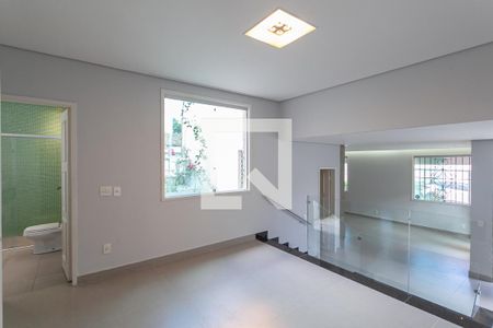 Sala 2 de casa à venda com 3 quartos, 316m² em Ouro Preto, Belo Horizonte