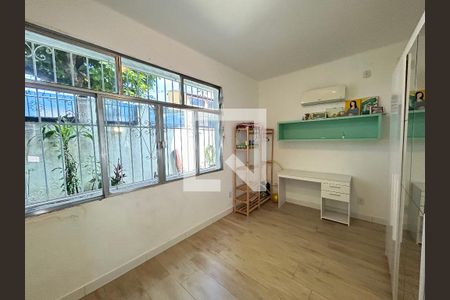 Quarto 1 de casa para alugar com 3 quartos, 120m² em Praça Seca, Rio de Janeiro