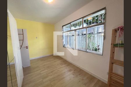Quarto 1 de casa para alugar com 3 quartos, 120m² em Praça Seca, Rio de Janeiro