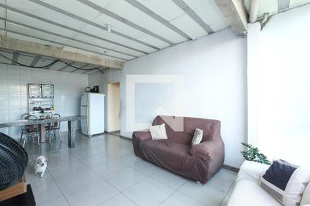 Casa à venda com 5 quartos, 360m² em Água Branca, Contagem