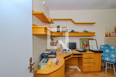 Quarto 2 de casa para alugar com 4 quartos, 250m² em Navegantes, Porto Alegre