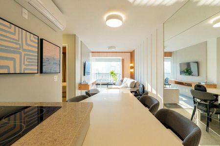 Apartamento à venda com 2 quartos, 64m² em Vila Cordeiro, São Paulo