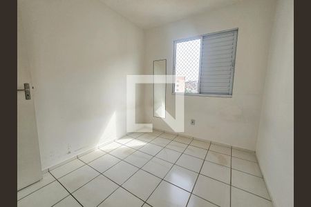 Quarto 1 de apartamento para alugar com 2 quartos, 44m² em Jardim São Luís, São Paulo