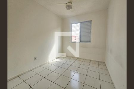 Quarto 2 de apartamento para alugar com 2 quartos, 44m² em Jardim São Luís, São Paulo