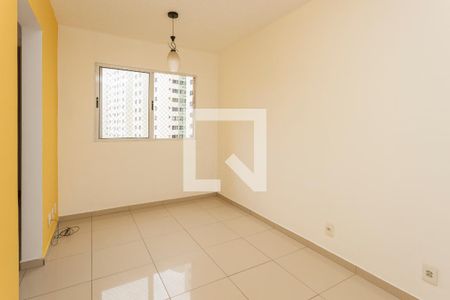 Sala de apartamento para alugar com 2 quartos, 46m² em Parque Guarapiranga, São Paulo