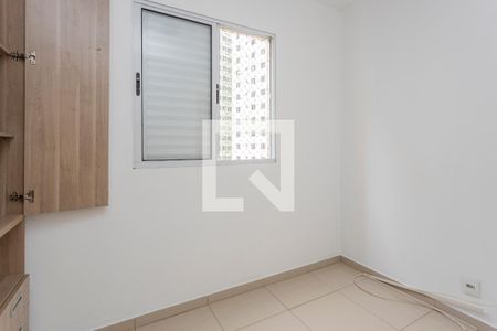 Quarto 1 de apartamento para alugar com 2 quartos, 46m² em Parque Guarapiranga, São Paulo