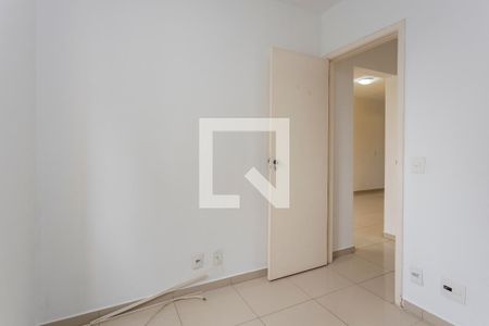 Quarto 1 de apartamento para alugar com 2 quartos, 46m² em Parque Guarapiranga, São Paulo