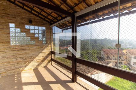 Casa à venda com 3 quartos, 590m² em Badu, Niterói