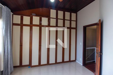 Casa à venda com 3 quartos, 590m² em Badu, Niterói