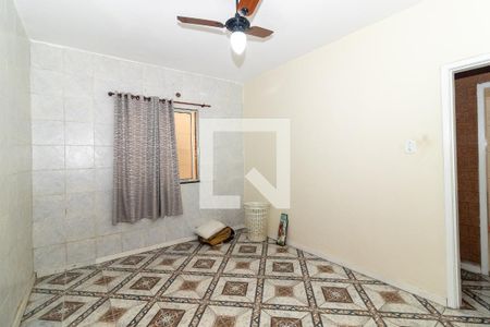 Quarto 2 de casa para alugar com 2 quartos, 172m² em Vila Valqueire, Rio de Janeiro