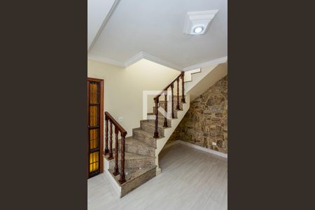 Escada de casa à venda com 3 quartos, 235m² em Jardim Sao Jose, São Paulo