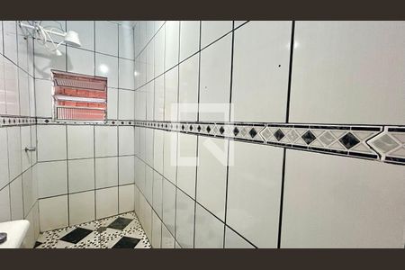 Banheiro de casa para alugar com 1 quarto, 30m² em Parque Maria Helena, Guarulhos