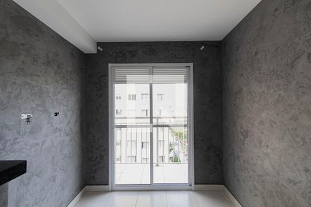Sala/Cozinha/Área de Serviço  de apartamento para alugar com 1 quarto, 38m² em Vila Penteado, São Paulo