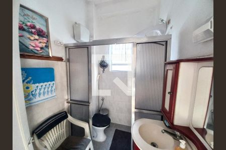 Banheiro de apartamento para alugar com 1 quarto, 44m² em Centro, São Vicente