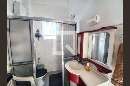 Banheiro de apartamento para alugar com 1 quarto, 44m² em Centro, São Vicente
