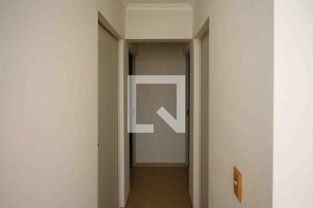 Corredor de apartamento para alugar com 3 quartos, 64m² em Vila Graciosa, São Paulo