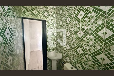 Banheiro de casa para alugar com 1 quarto, 38m² em Parque Maria Helena, Guarulhos