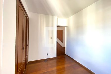 Quarto 1 de apartamento para alugar com 3 quartos, 90m² em Santo Antônio, Belo Horizonte