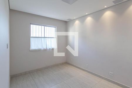Quarto 2 de apartamento para alugar com 3 quartos, 80m² em Planalto, Belo Horizonte