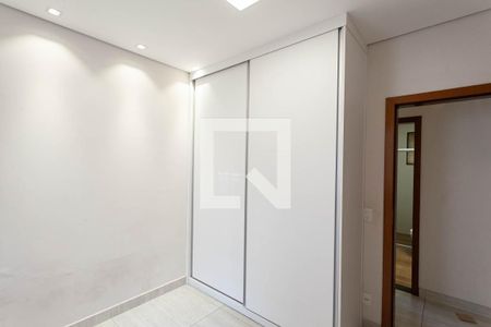 Quarto 1 de apartamento para alugar com 3 quartos, 80m² em Planalto, Belo Horizonte