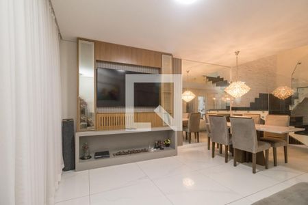 Sala de casa para alugar com 4 quartos, 250m² em Jardim Egle, São Paulo