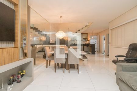 Sala de casa para alugar com 4 quartos, 250m² em Jardim Egle, São Paulo