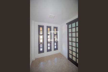 Escritorio de casa à venda com 3 quartos, 220m² em Guarujá, Porto Alegre