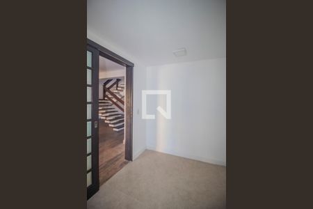 Escritorio de casa à venda com 3 quartos, 220m² em Guarujá, Porto Alegre