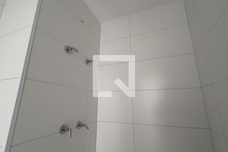 Banheiro de apartamento à venda com 1 quarto, 28m² em Centro, Guarulhos