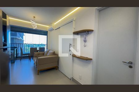 Sala e Cozinha de apartamento para alugar com 2 quartos, 43m² em Santo Amaro, São Paulo