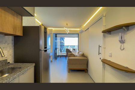 Sala e Cozinha de apartamento para alugar com 2 quartos, 43m² em Santo Amaro, São Paulo
