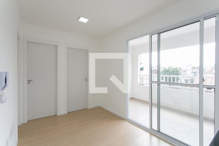 Sala / Cozinha  de apartamento para alugar com 2 quartos, 38m² em Vila Santana, São Paulo